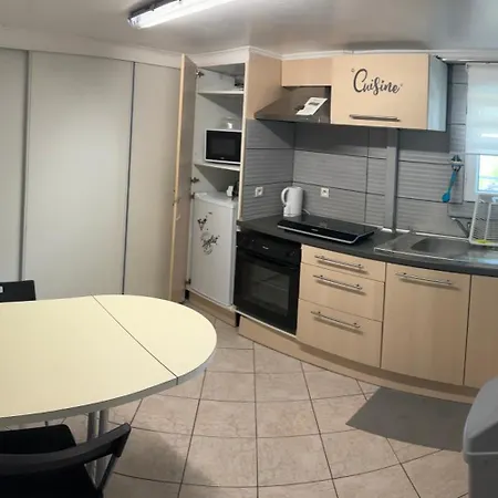 Maison Verte Pres De Cdg Nyaraló