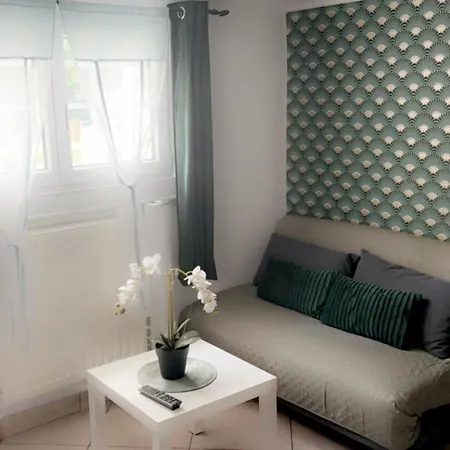 Maison Verte Pres De Cdg Nyaraló